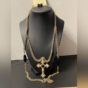 DaVinci Elegant Gold and Black Cross Pendant Necklace-New